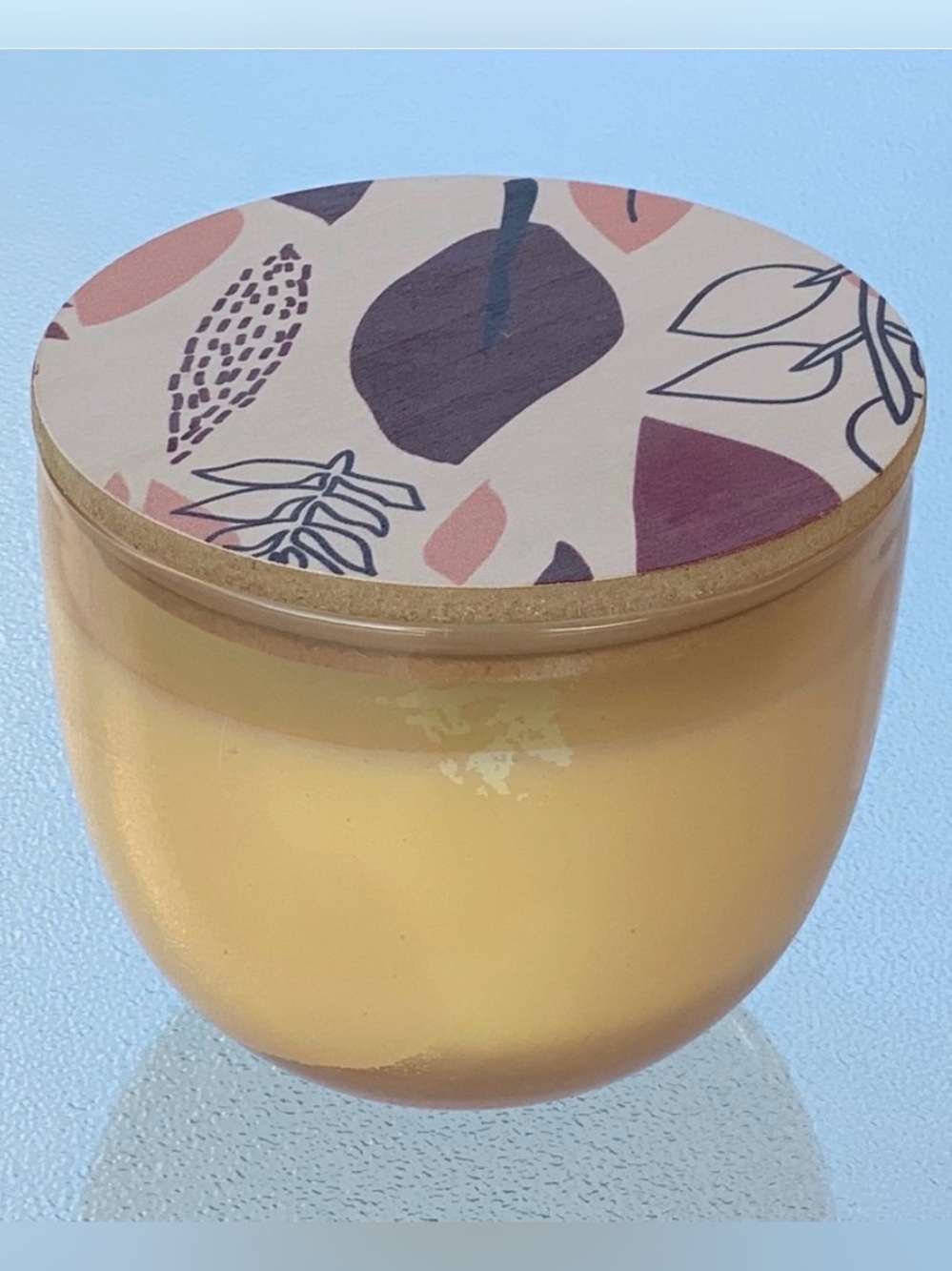 Rose & Oud Western Brook Scented Single Wick Beige Candle - Picture 3 of 9
